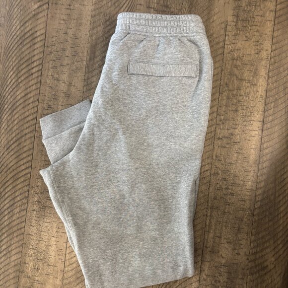 Men’s Nike Club Fleece Joggers Men''s Large Pants 716830-063 Gray NWT - Picture 2 of 5